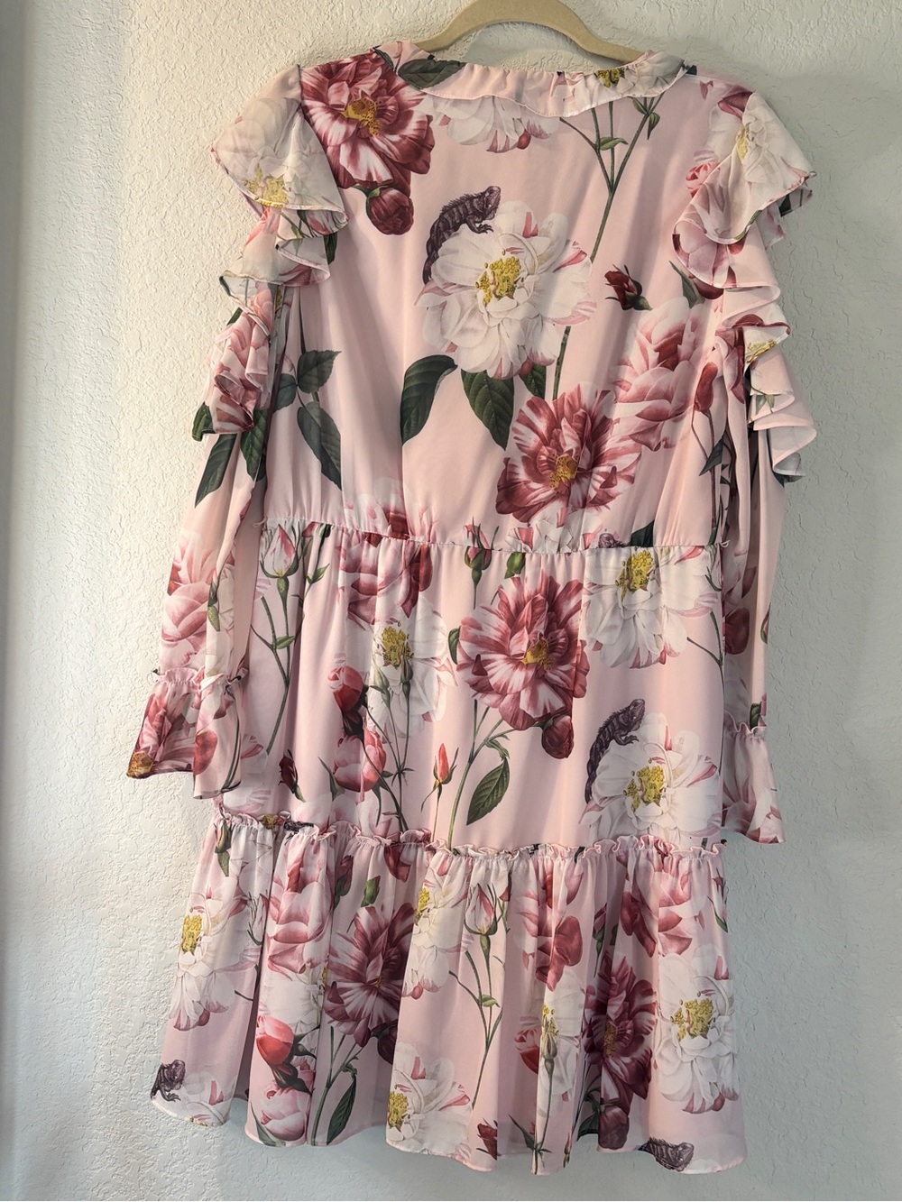 Ted Baker Blush Pink Floral Cold-Shoulder Tiered Dress -
(US Women’s 10 / Large) - Picture 4 of 5